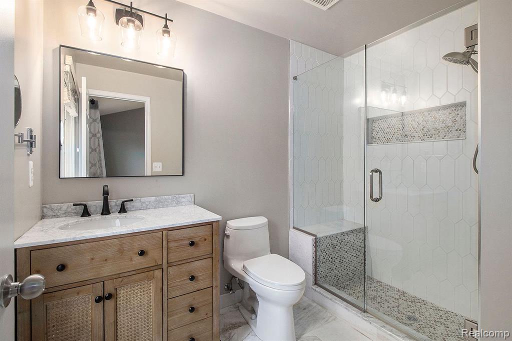 53142 CELTIC Drive, Shelby Twp, MI 48315 — Photo 16