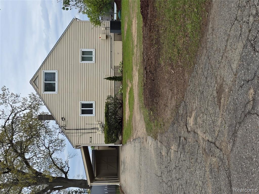 9114 Pontiac Lake Road, White Lake, MI — Photo 12