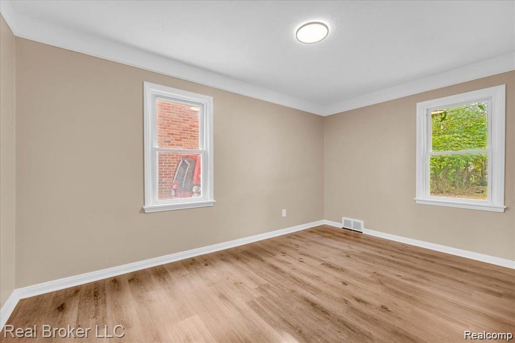 9715 WOODBINE, Redford, MI 48239 — Photo 13