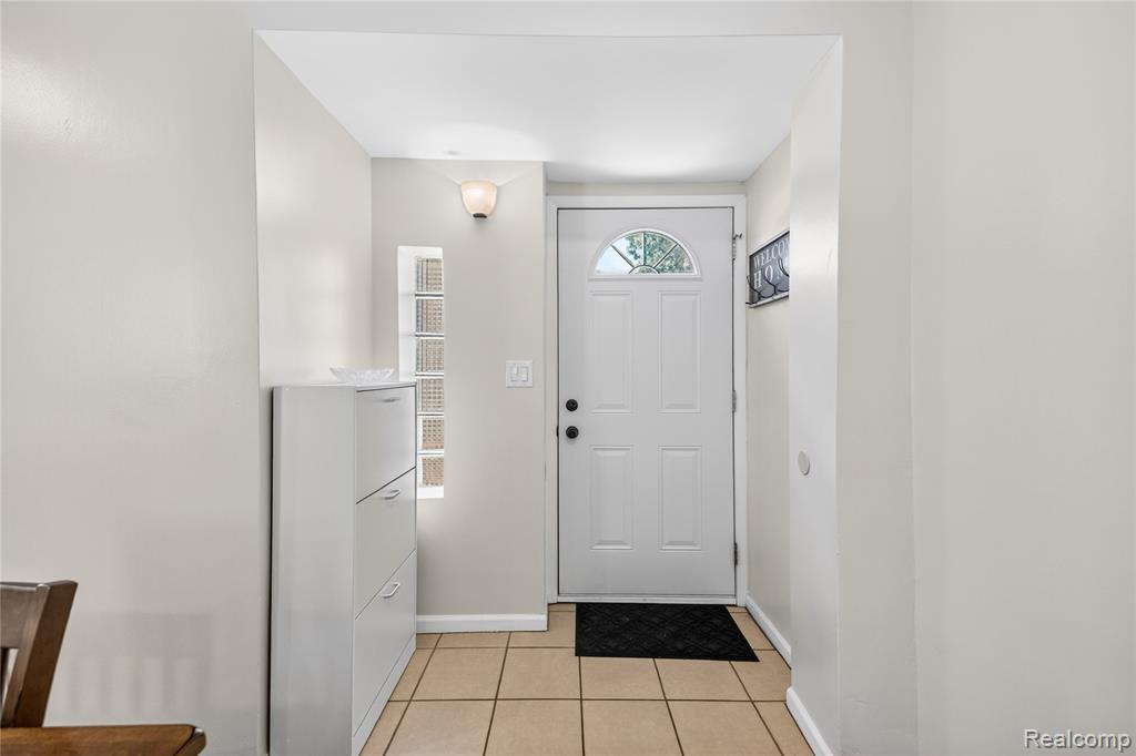 826 Goddard Street, Wyandotte, MI 48192 — Photo 3