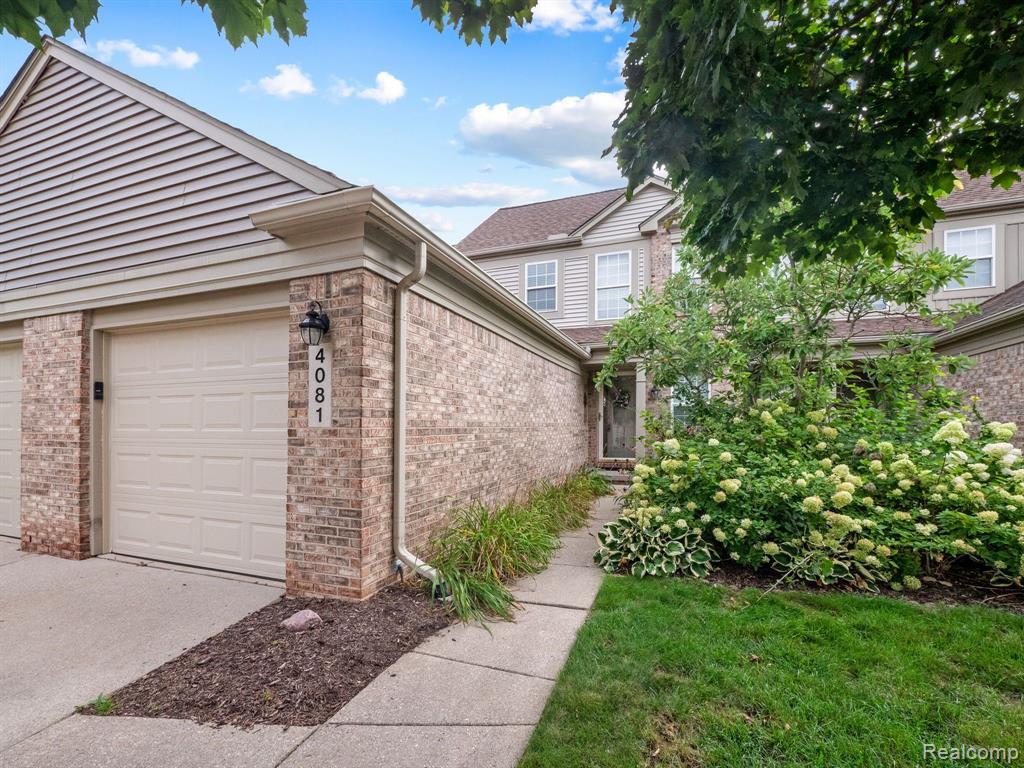 4081 HUNTERS Circle E, Canton, MI 48188 — Photo 25