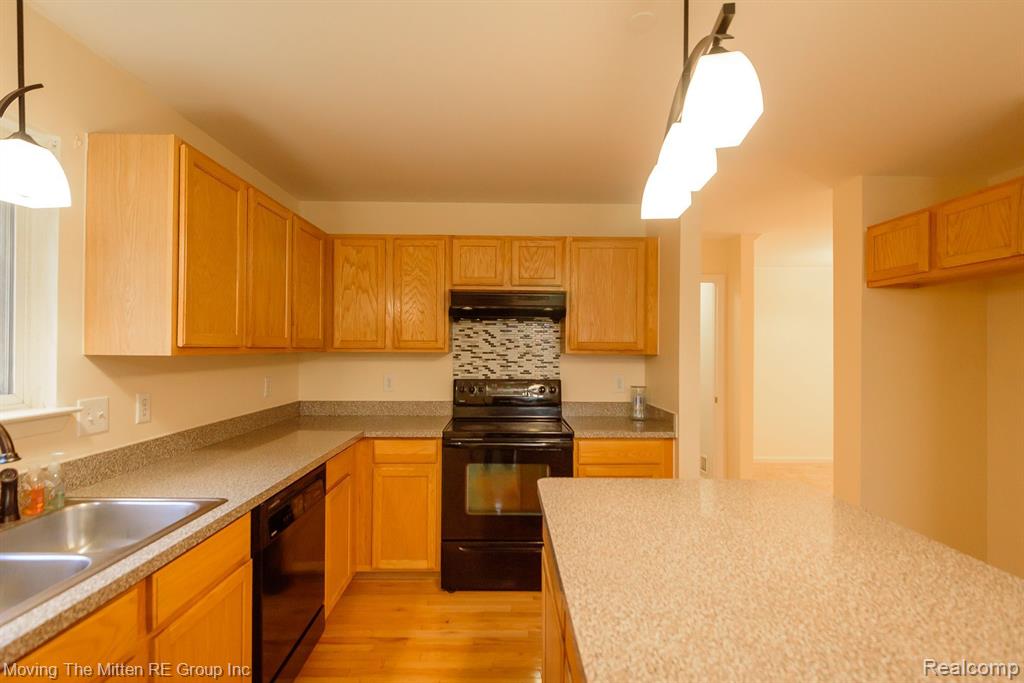 9084 W WALDEN Drive, Van Buren, MI 48111 — Photo 12