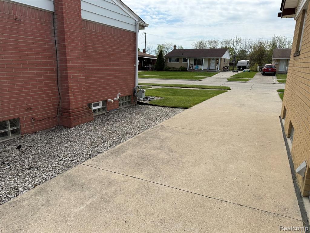 15258 Travis Street, Southgate, MI 48195 — Photo 28