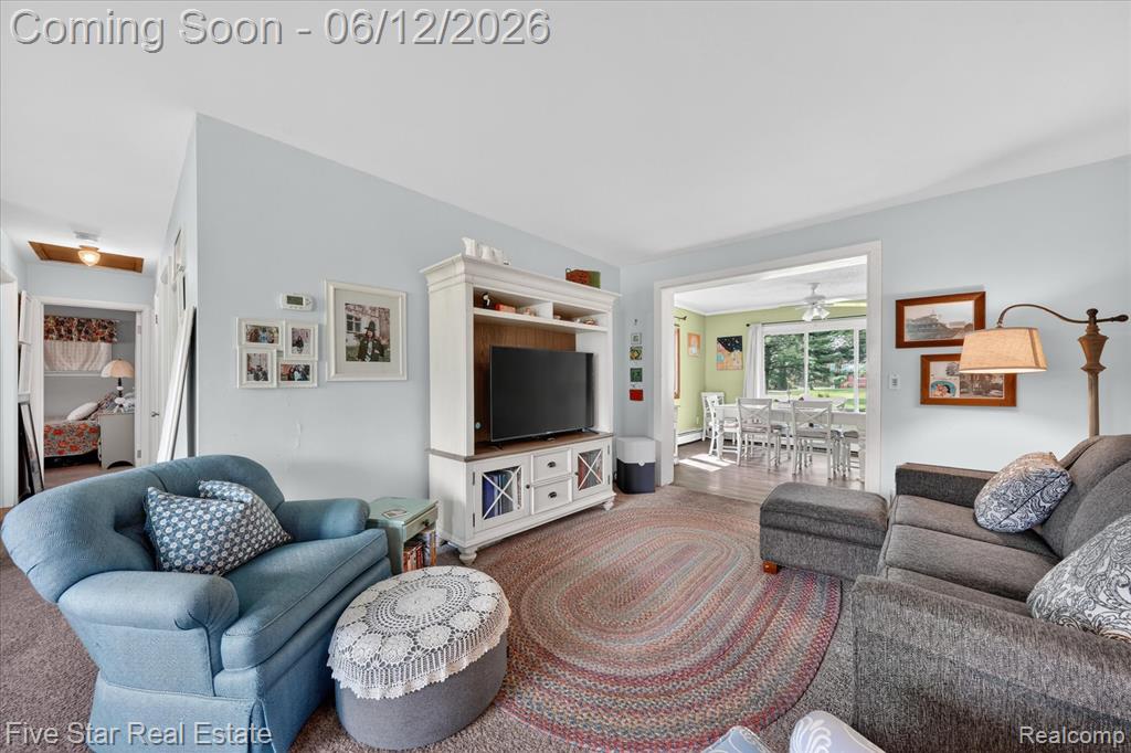 82 E Hurst Drive, Troy, MI 48085 — Photo 9