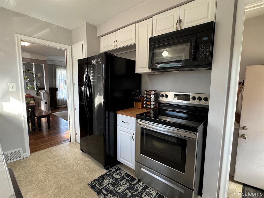 19156 Ash Avenue, Eastpointe, MI 48021 — Photo 27