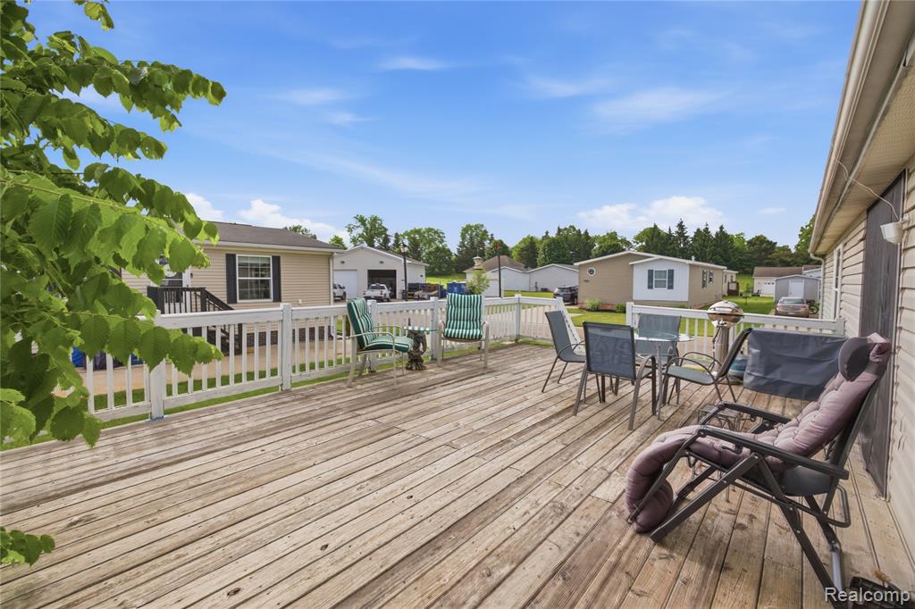 9857 Rembrandt Way, Fenton, MI 48430 — Photo 41