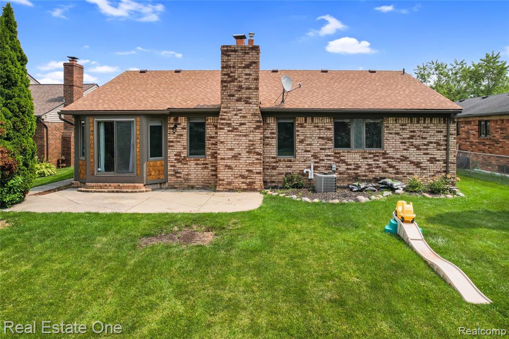 46837 Breckenridge Drive, Macomb, MI 48044 — Photo 30