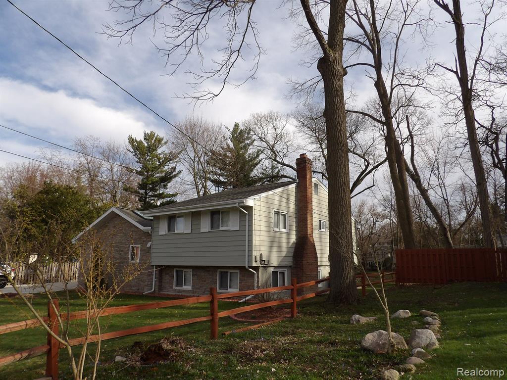 7315 COLONY Drive, West Bloomfield, MI 48323 — Photo 3
