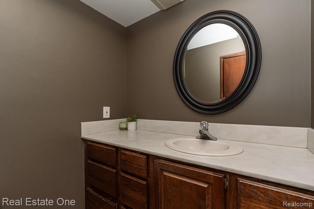 5129 Highmount Drive, Troy, MI 48098 — Photo 14