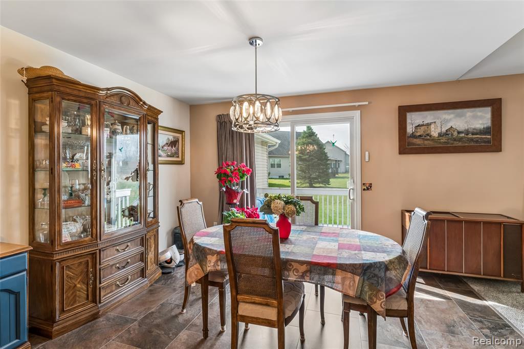 7039 Rosewood Drive, Flushing, MI 48433 — Photo 12