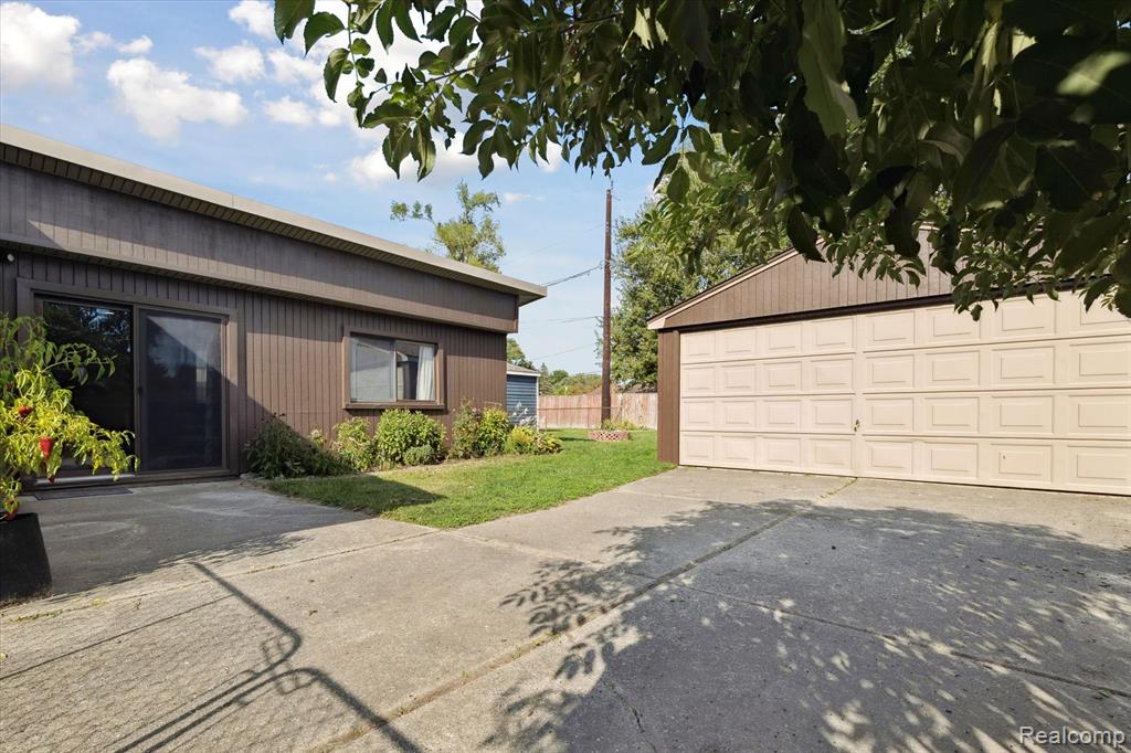 7474 Lathers Street, Westland, MI — Photo 30