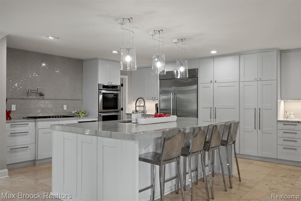 5190 Clarendon Crest Street, Bloomfield Hills, MI 48302 — Photo 10