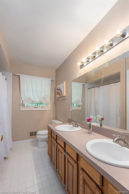 6448 DEER RIDGE Drive, Clarkston, MI 48348 — Photo 32