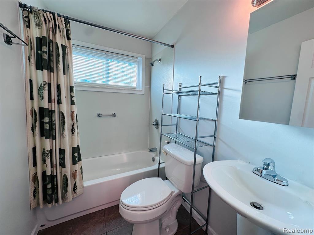 6784 Cooper Street, Taylor, MI 48180 — Photo 13