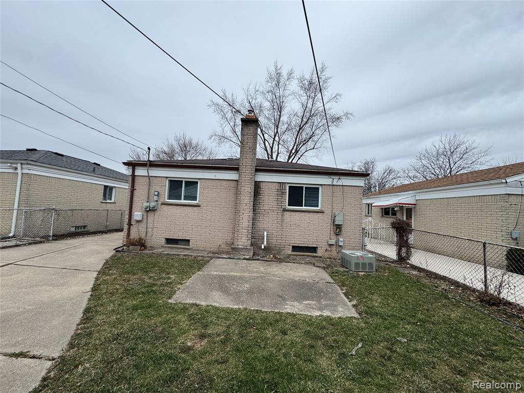5722 CENTRALIA Street, Dearborn Heights, MI 48127 — Photo 2