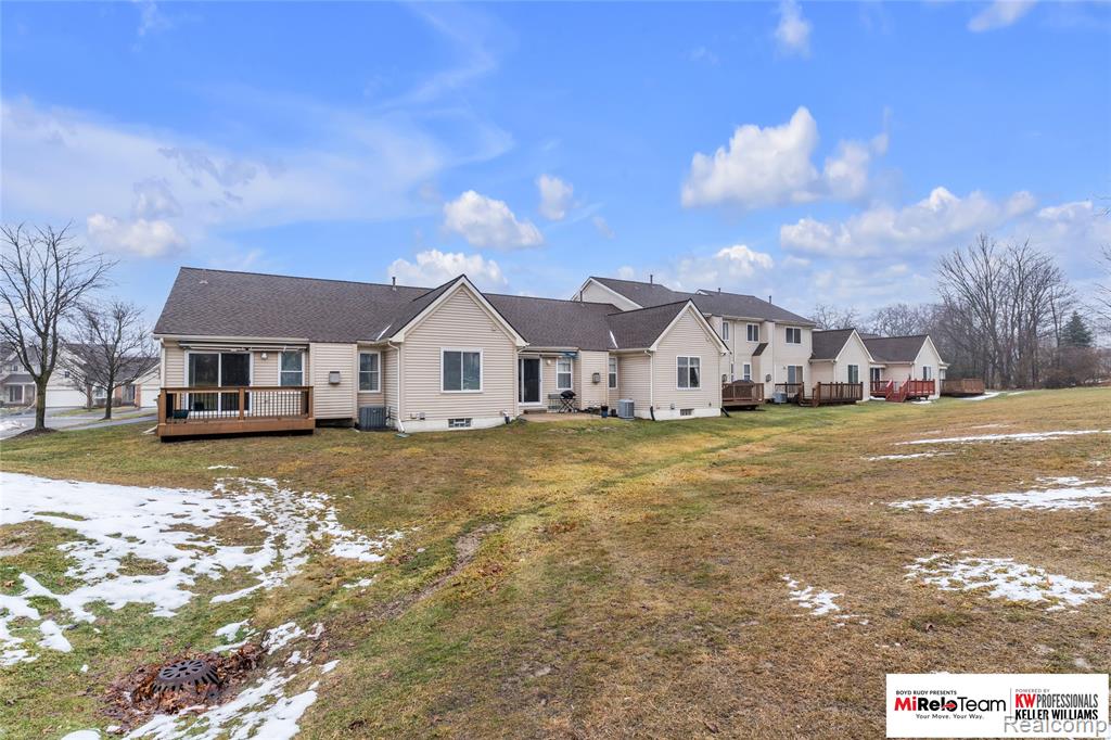4516 Willow View Court, Howell, MI 48843 — Photo 31