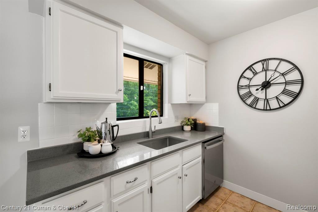 500 Ford Street, B5, Plymouth, MI 48170 — Photo 16