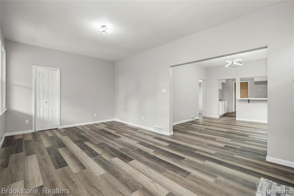 4888 Maxwell Street, Detroit, MI 48214 — Photo 9