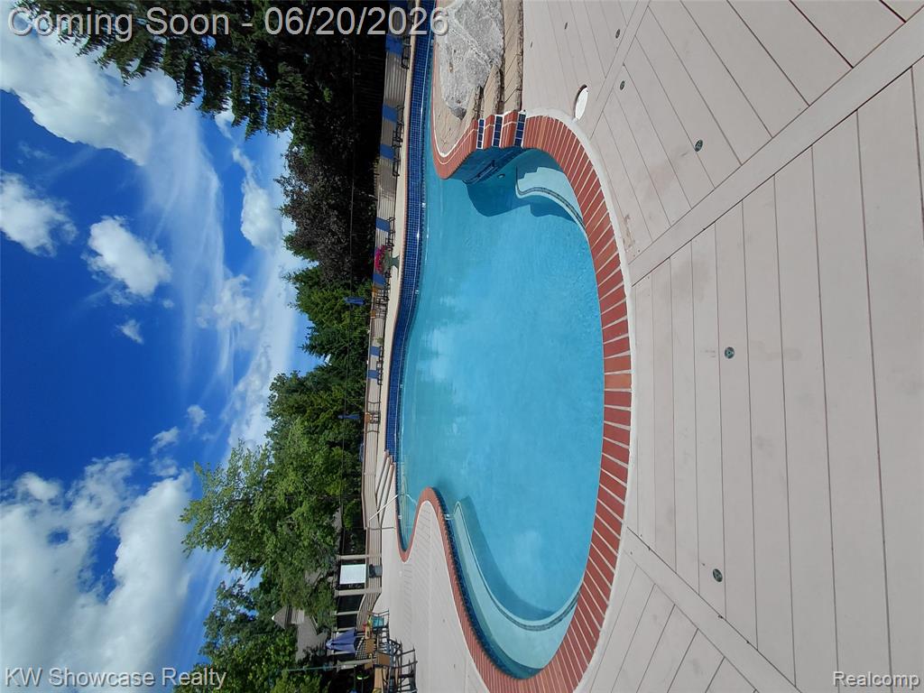 7368 Meadowridge Drive, West Bloomfield, MI — Photo 16