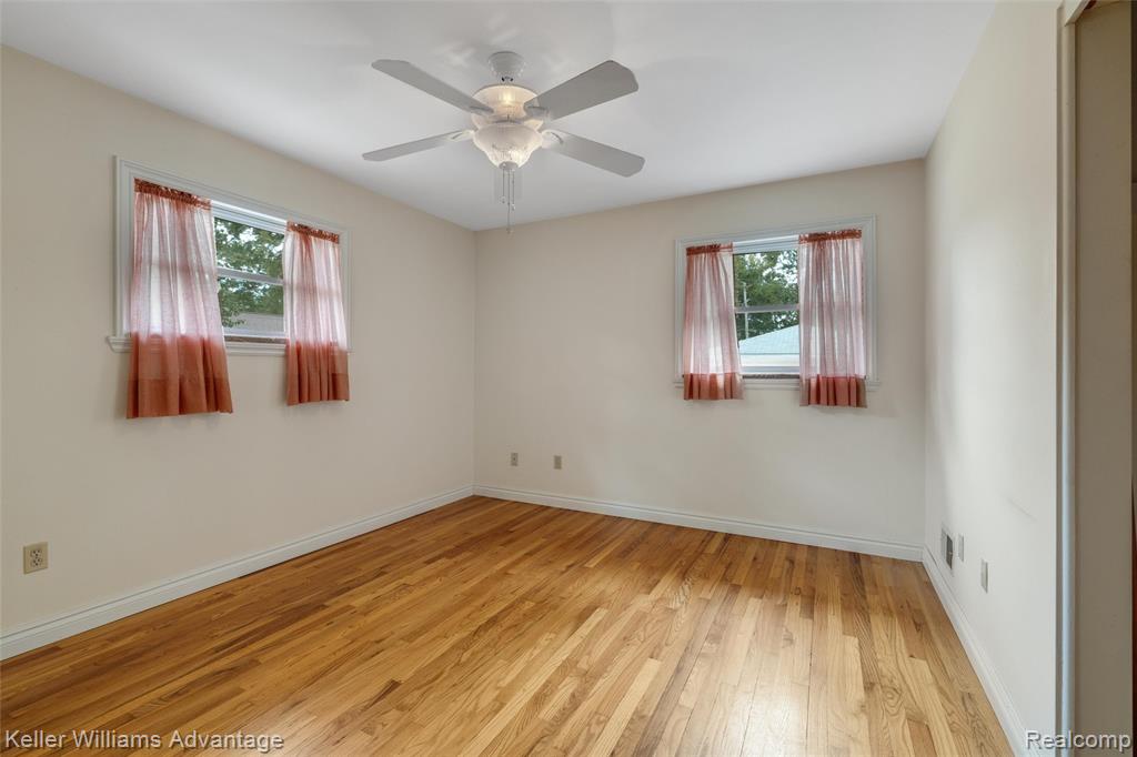 3979 Grindley Park Street, Dearborn Heights, MI 48125 — Photo 19