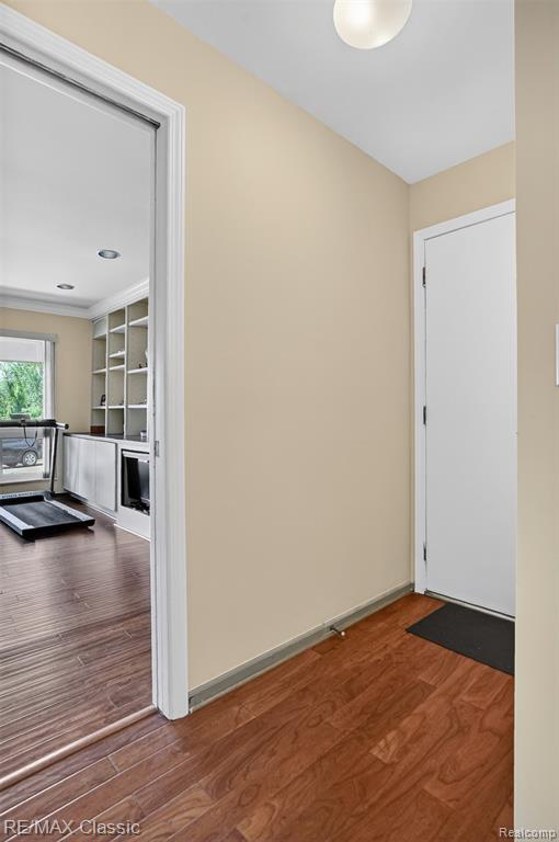 2061 Burgundy Street, West Bloomfield, MI 48323 — Photo 43