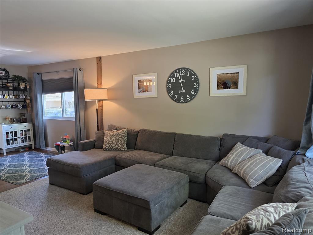 397 University Avenue, South Lyon, MI 48178 — Photo 5