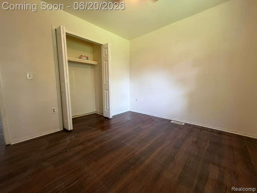 8307 S Essex Avenue, Warren, MI 48089 — Photo 12