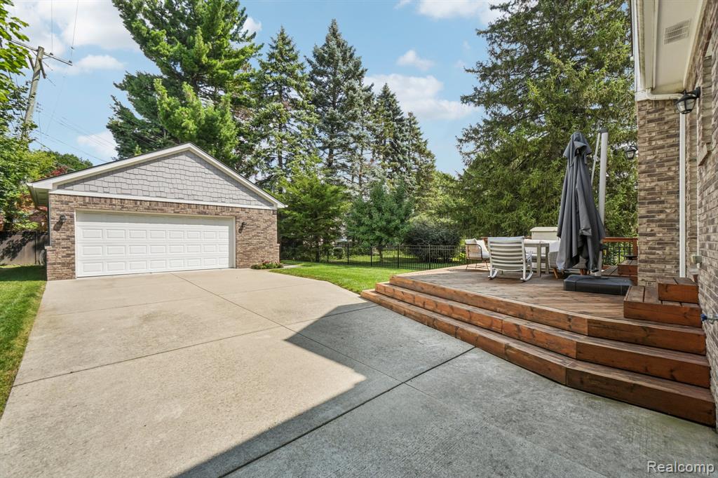 13348 Vernon Avenue, Huntington Woods, MI — Photo 48