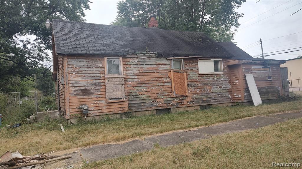 2401 Kansas Avenue, Flint, MI 48506