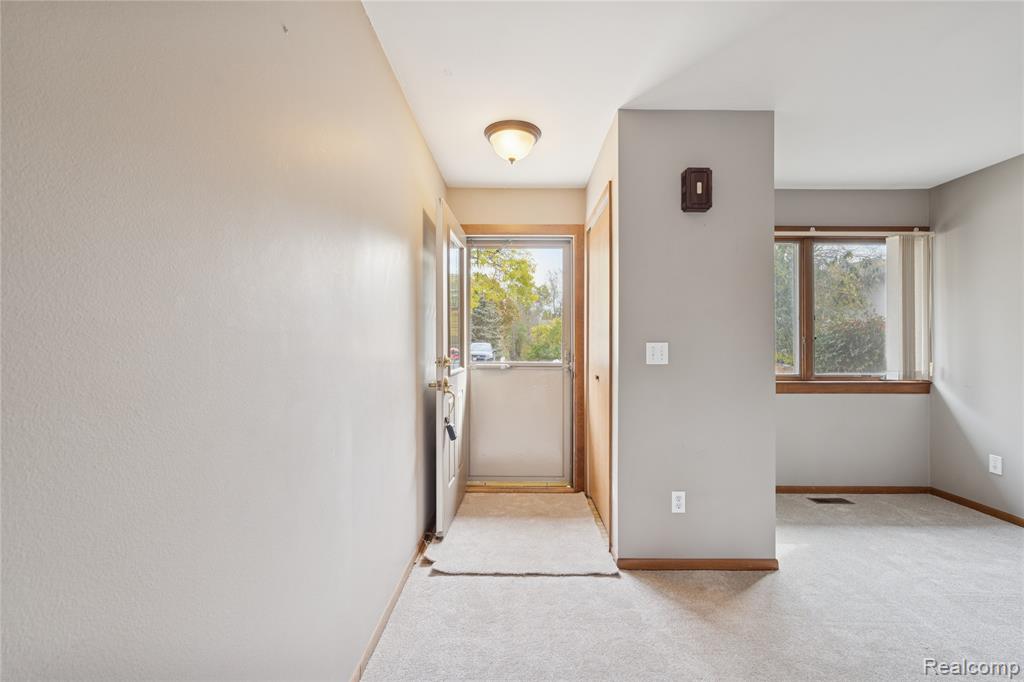 9502 Fenwin Drive, Grand Blanc, MI 48439 — Photo 5