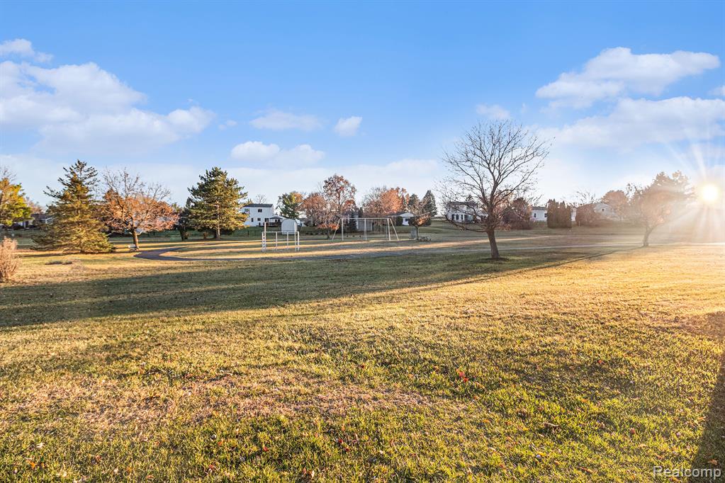 3601 Loon Lake Road, Wixom, MI 48393 — Photo 21