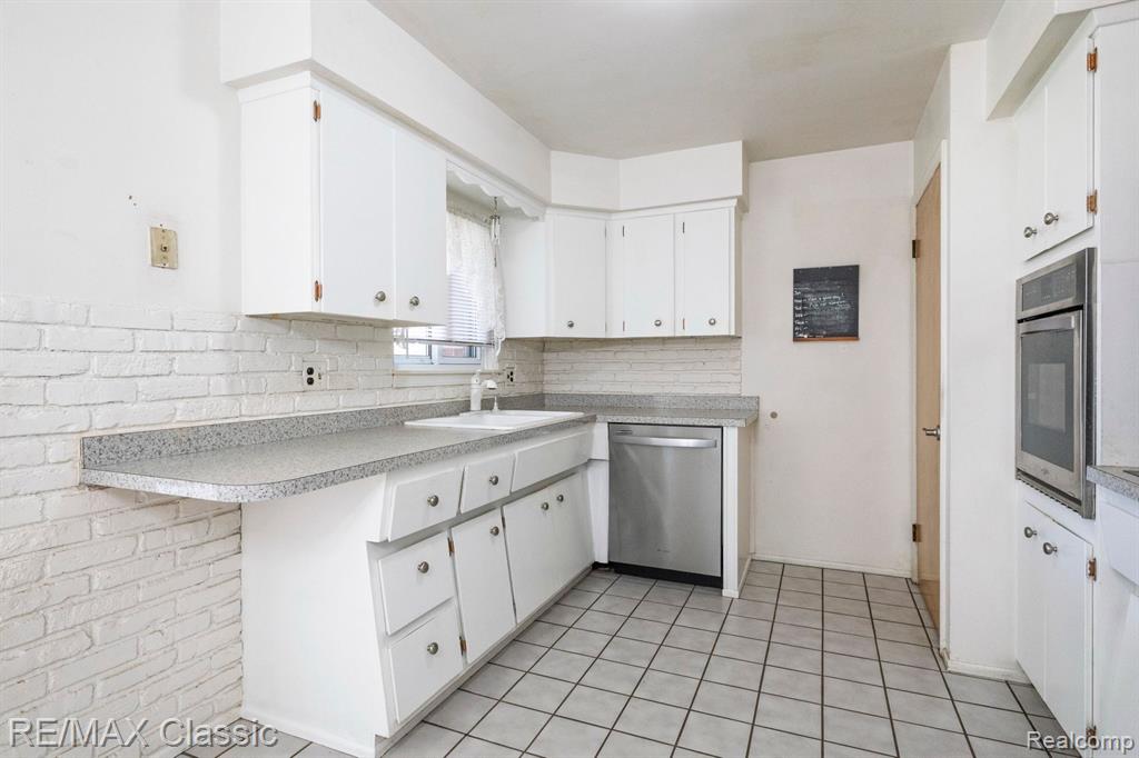 7349 IROQUOIS Street, Westland, MI — Photo 12