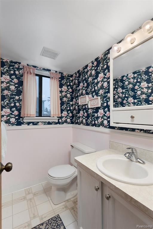 5695 CAREN Drive, Ypsilanti, MI 48197 — Photo 17