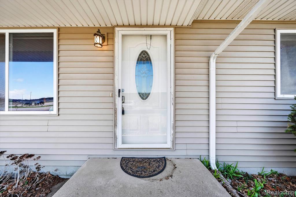 1109 Roods Lake Road, Lapeer, MI 48446 — Photo 2