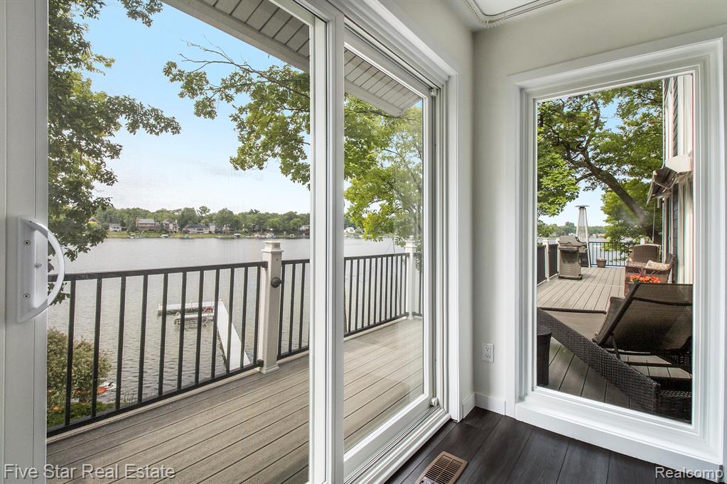 7025 Dandison Boulevard, West Bloomfield, MI 48324 — Photo 29