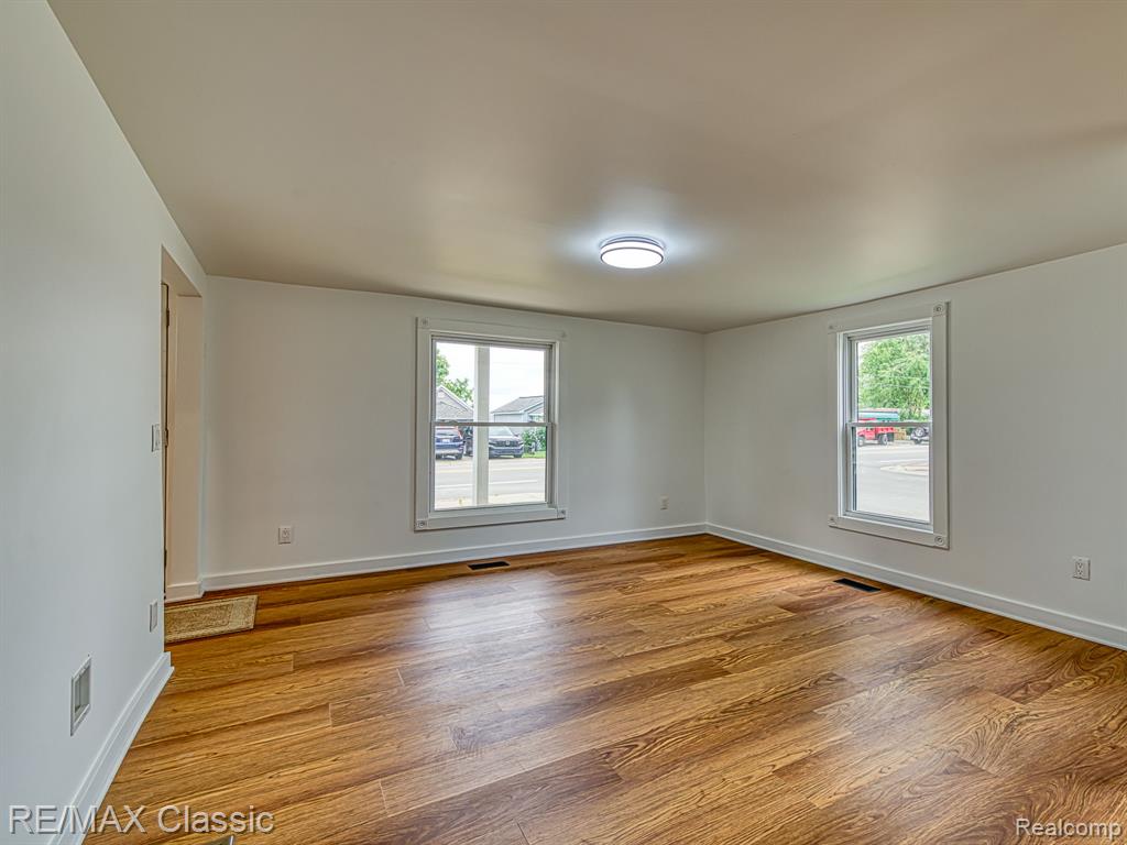 9509 Main Street, Whitmore Lake, MI 48189 — Photo 13