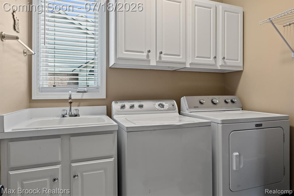 54878 Grenelefe Circle E, South Lyon, MI 48178 — Photo 17