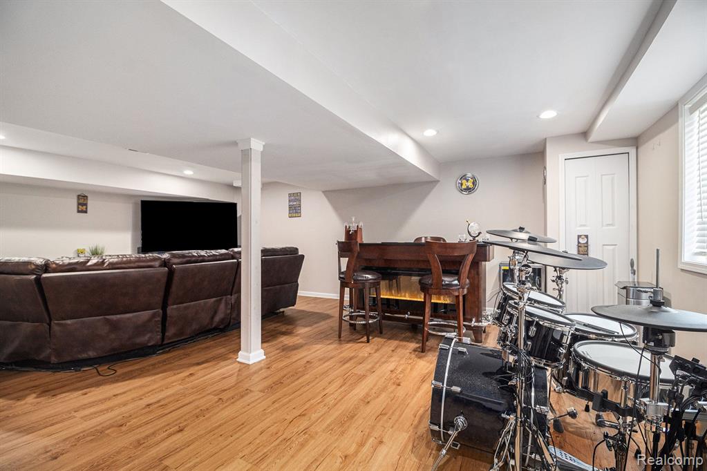 15893 PEBBLEBROOK Drive, Van Buren, MI 48111 — Photo 31