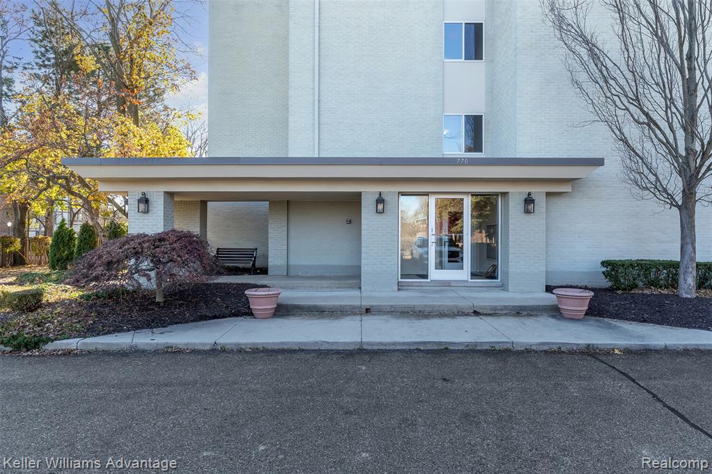 770 Deer Street, 303, Plymouth, MI 48170 — Photo 2