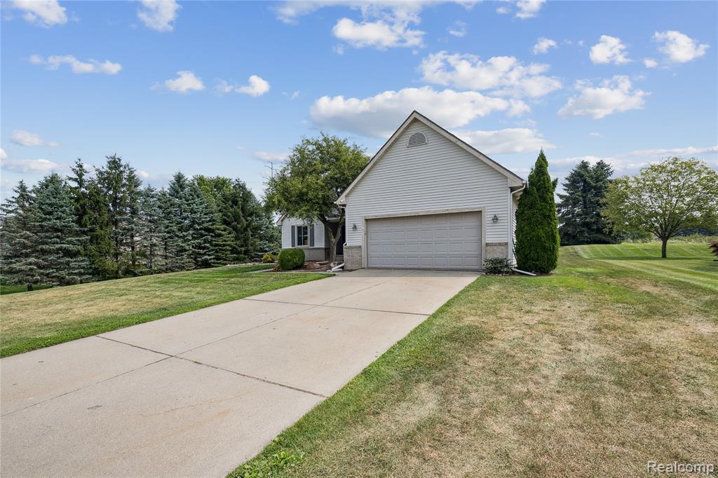 493 Cloverview Lane, Howell, MI 48843 — Photo 3