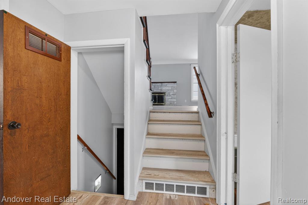 4055 Mitchell Drive, Flint, MI 48506 — Photo 25