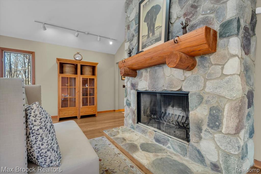 5970 Lynne Hollow Drive, Commerce Twp, MI 48382 — Photo 24