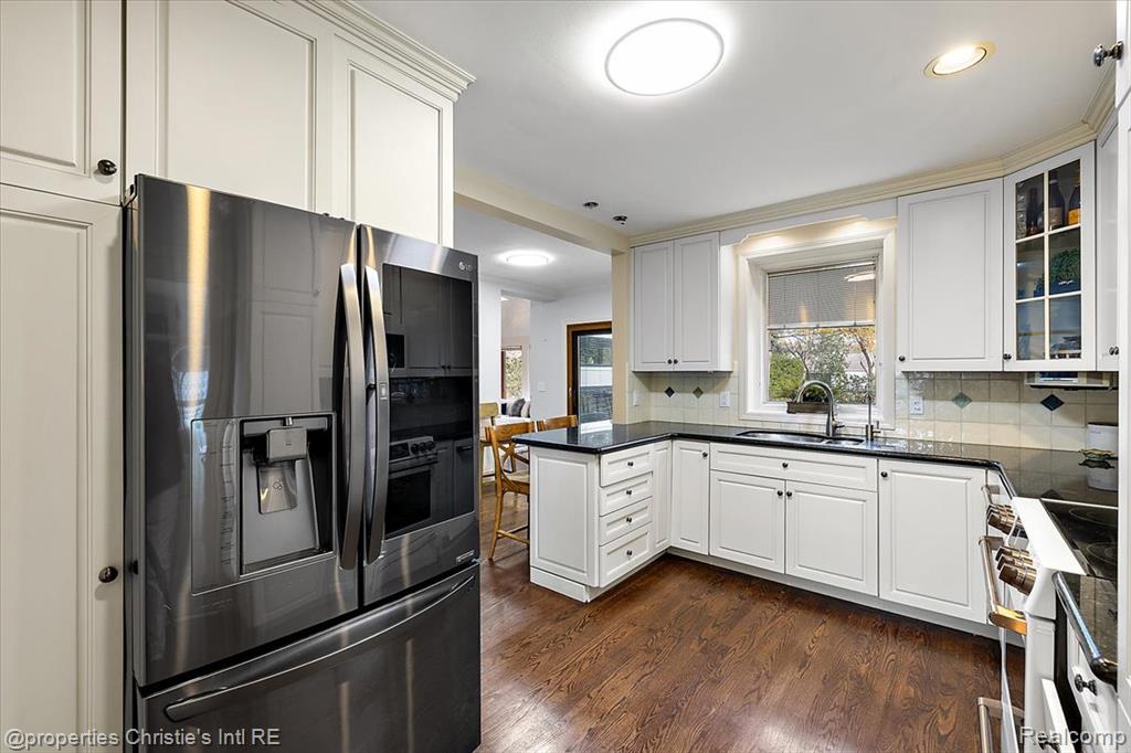 718 Berkshire Road, Grosse Pointe Park, MI 48230 — Photo 8