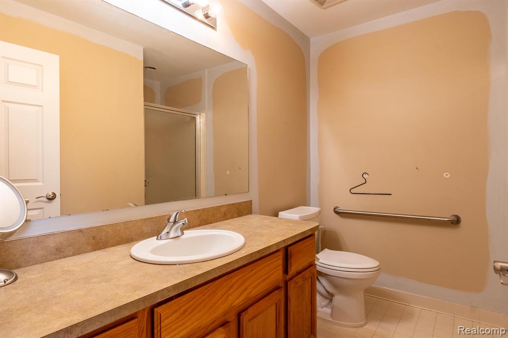 868 WOODHAVEN Drive, Commerce Twp, MI 48390 — Photo 21