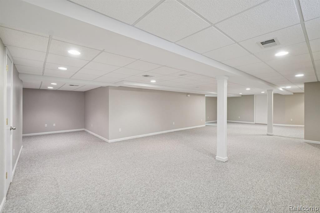7366 Crackling Creek Circle, 1, West Bloomfield, MI — Photo 26