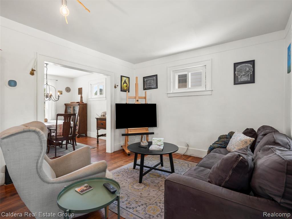 520 E Jarvis Avenue, Hazel Park, MI 48030 — Photo 5