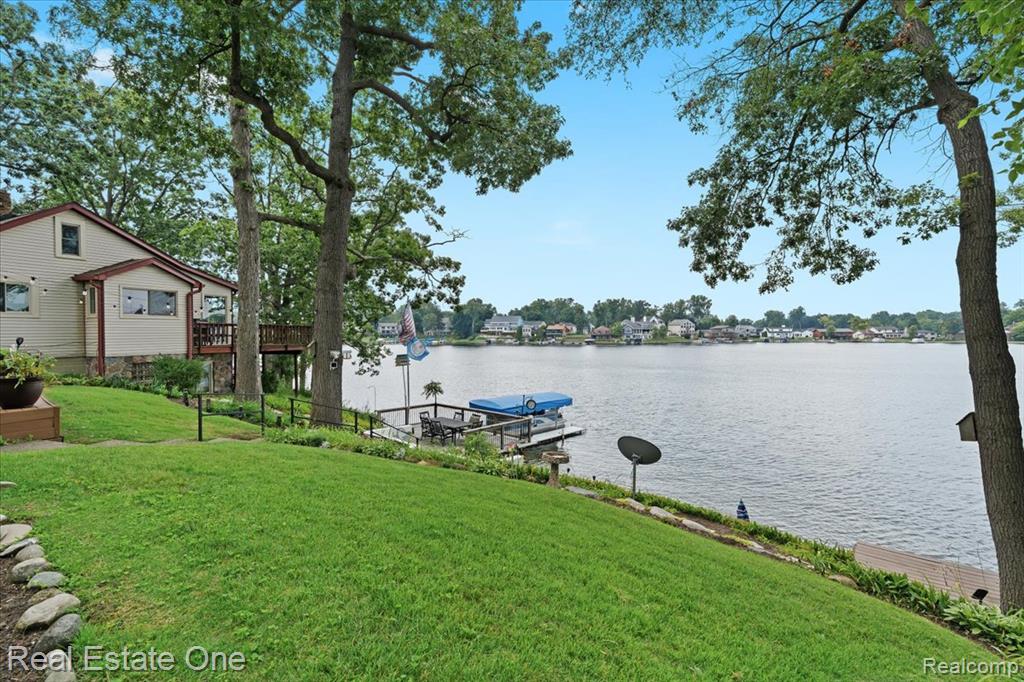 265 Oak Island Drive, Wolverine Lake, MI 48390 — Photo 38