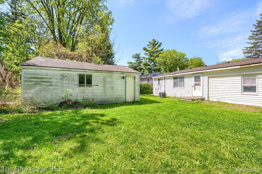 2453 Clarice Avenue, Burton, MI 48519 — Photo 21
