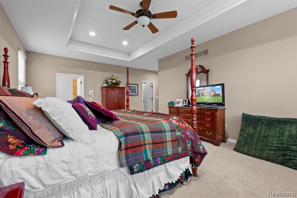 56555 Hartley Drive W, Shelby Twp, MI 48316 — Photo 39