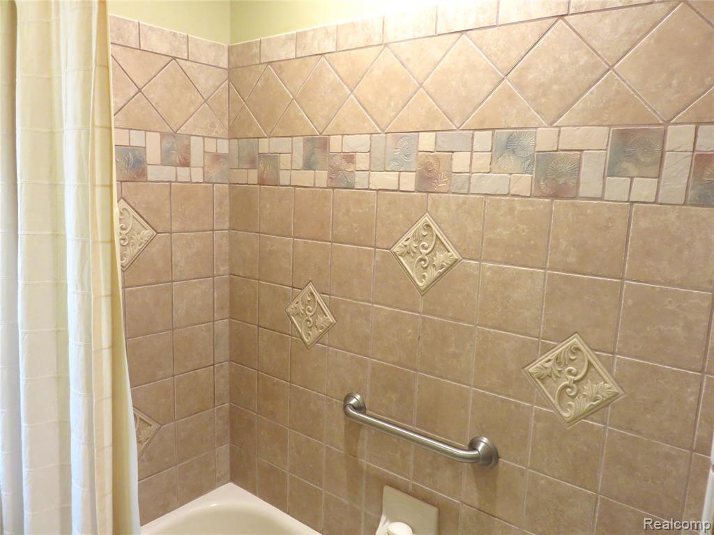 53432 Bruce Hill Drive, Shelby Twp, MI 48316 — Photo 15